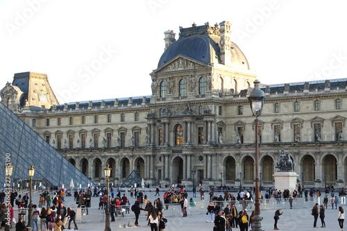 The Louvre or the Louvre Museum is the world's largest museum and a historic monument in Paris, France Poster Mural XXL