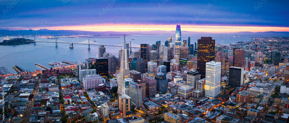 Aerial View of San Francisco Skyline at Sunrise - obrazy, fototapety, plakaty 