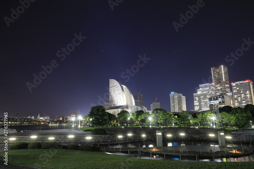 臨港パークから見た横浜みなとみらい21 夜景 Kaufen Sie Dieses Foto Und Finden Sie Ahnliche Bilder Auf Adobe Stock Adobe Stock