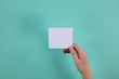 © WavebreakMediaMicro - Hand holding a post-it note