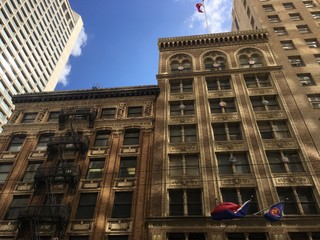 Skyline at San Francisco bronce building