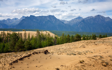 Wall Mural - Chara sands and Mountains in Eastern Siberia 