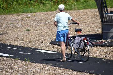 Canvas Print - velo cycle roue balade nature environnement santé retraite vieux