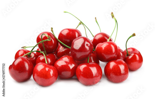 Fotografía Heap of ripe sweet cherries on white background