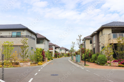 新興住宅地のイメージ Adobe Stock でこのストック画像を購入して 類似の画像をさらに検索 Adobe Stock