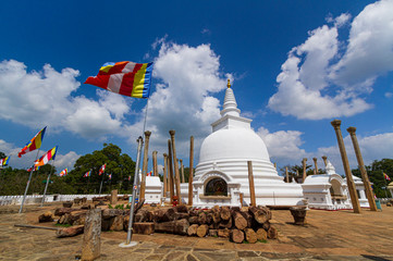 Fototapete - Thuparama dagoba in Anuradhapura, Sri lanka.