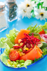 Canvas Print - Fresh salad with smoked salmon.