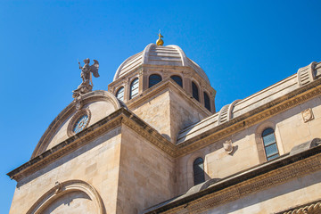 Croatia, city of Sibenik, cathedral of St. James, triple-nave basilica, detail of dome and sculptures on roof