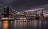 Fototapeta  - Die Brooklyn Bridge, gehört wohl zu den bekanntesten Brücken der Welt.
