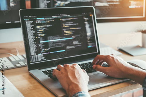 Fotografía Developing programmer Development Website design and coding technologies working