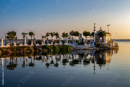 Cuadros en Lienzo Summer evening view of Madonna di Fatima Church at Mar Piccolo or Little Sea in