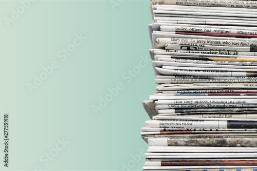Fotomural Pile of newspapers on background