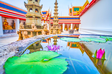 Canvas Print - The flowers in Wat Pho temple, Bangkok, Thailnad