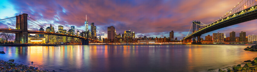 Wall Mural - Brooklyn bridge and Manhattan bridge after sunset, New York City