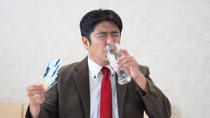 Canvas Print - お水を飲む男性