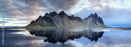 Plakat Sand dunes on the Stokksnes on southeastern Icelandic coast with Vestrahorn (Batman Mountain). Iceland, Europe.