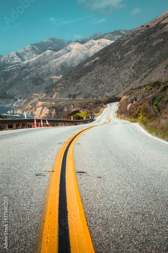 famous-highway-1-at-big-sur-california-central-coast-usa