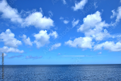 青空と海 Stock 写真 Adobe Stock 青空と海 Stock 写真 Adobe Stock