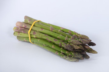 studio images of green asparagus	