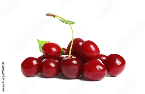 Fotomural Pile of delicious ripe sweet cherries on white background