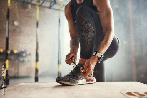 Preparing for workout Poster Mural XXL