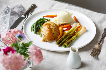 Canvas Print - Roast dinner with chicken, baby leeks, carrots, green beans and potato mash