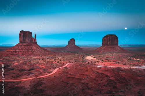 Fototapeta na drzwi i meble Monument Valley w świetle księżyca, Arizona, USA