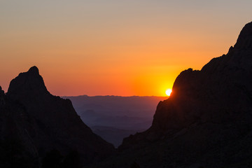 Wall Mural - sunset at the window in big bend national park in texas.