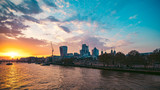 Fototapeta Nowy Jork - Amazing sunset over the river Thames in London