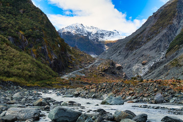 Canvas Print - Fox glacier at new zealand. High mountains in valleys and glaciers in the morning with beautiful skies.