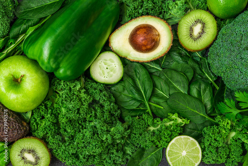 Fotografía Selection of healthy green food fresh vegetables and fruit
