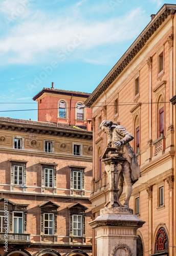 Statue of Luigi Galvani, Piazza Galvani, Bologna, Emilia-Romagna, Italy Tableau sur Toile