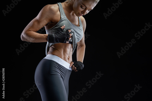 Fotomural Close-up photo of healthy fit young woman strong abs