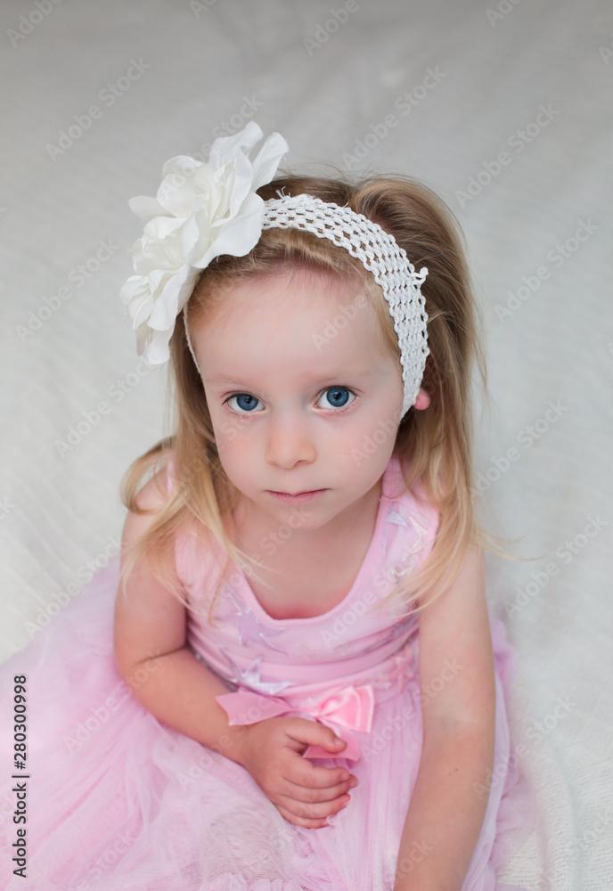Cute 3 year old girls discount