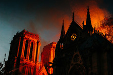 Incendie De La Cathédrale Notre Dame De Paris