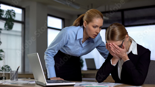 Cuadros en Lienzo Boss shouting at frustrated employee, bullying and emotional abuse at work