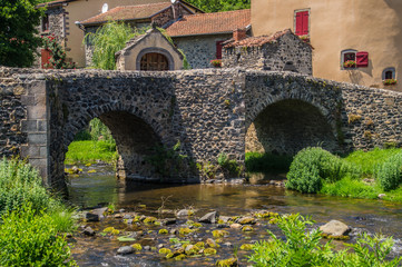 park naturel regional des volcans d'auvergne