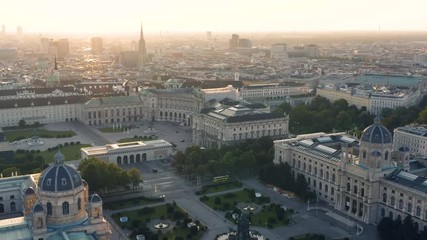 Canvas Print - City center of Vienna in the early morning