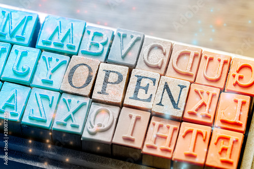 木目の上に置いたハンコ Open の文字 青とオレンジと 木目の背景 そしてキラキラ Buy This Stock Photo And Explore Similar Images At Adobe Stock Adobe Stock