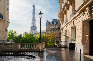 eiffel tour and paris street