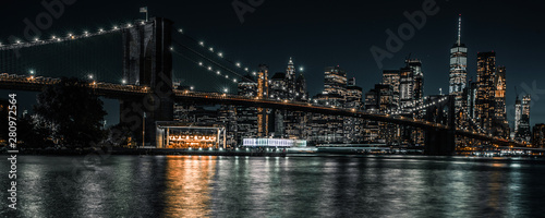 Fotografie, Tablou  Brooklyn Bridge twenty second long exposure