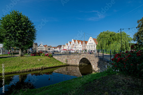 Cuadros en Lienzo Friedrichstadt is a Dutch settlement in Schleswig-Holstein near the North Sea (f
