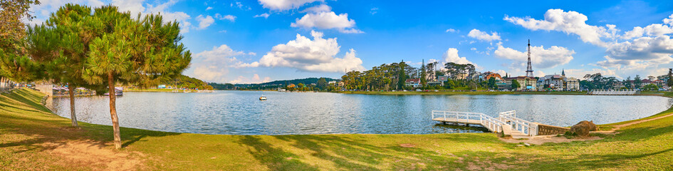 Wall Mural - xuan huong lake, dalat, vietnam. panorama