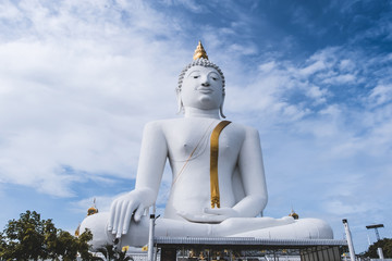 Wall Mural - Big white Buddha statue at Wat Phai Rong Wua, Suphanburi, Thailand.