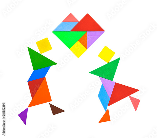 Fotografía tangram shaped as couple dancing and dating on white