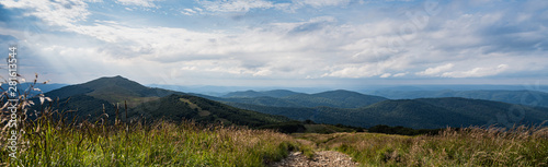 Dekoracja na wymiar  panorama-bieszczadow-z-przelecza-szare-berdo-i-widocznym-szczytem-smerek