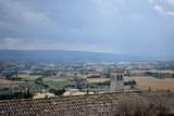 Fototapeta Do pokoju - Panorama della campagna e della montagna dalla città medievale di Assisi, Umbria, Italia