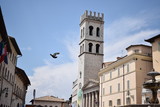 Fototapeta Do pokoju - Centro storico della città medievale di Assisi, Umbria, con campanile - Italia