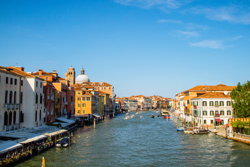 Wall Mural - Grande canal de Veneza onde a vida acontece com seus barcos e construções historicas