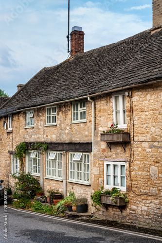 Romantic Stone Cottages In The Lovely Burford Village Cotswolds